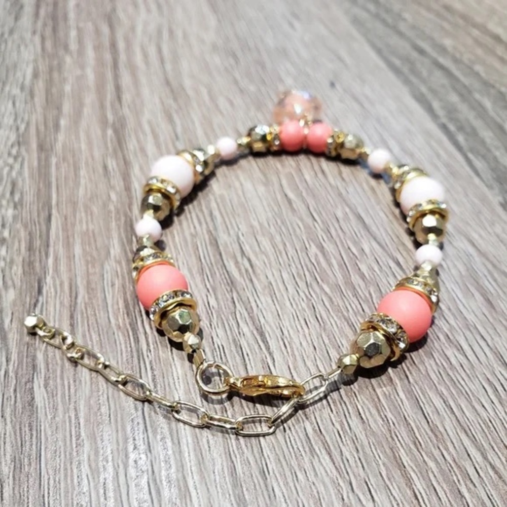 Elegant Gold and Pink Beaded Bracelet